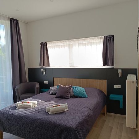Ujhely Apartmanhaz Siófok Zewnętrze zdjęcie