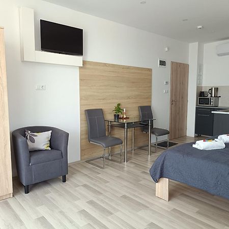 Ujhely Apartmanhaz Siófok Zewnętrze zdjęcie
