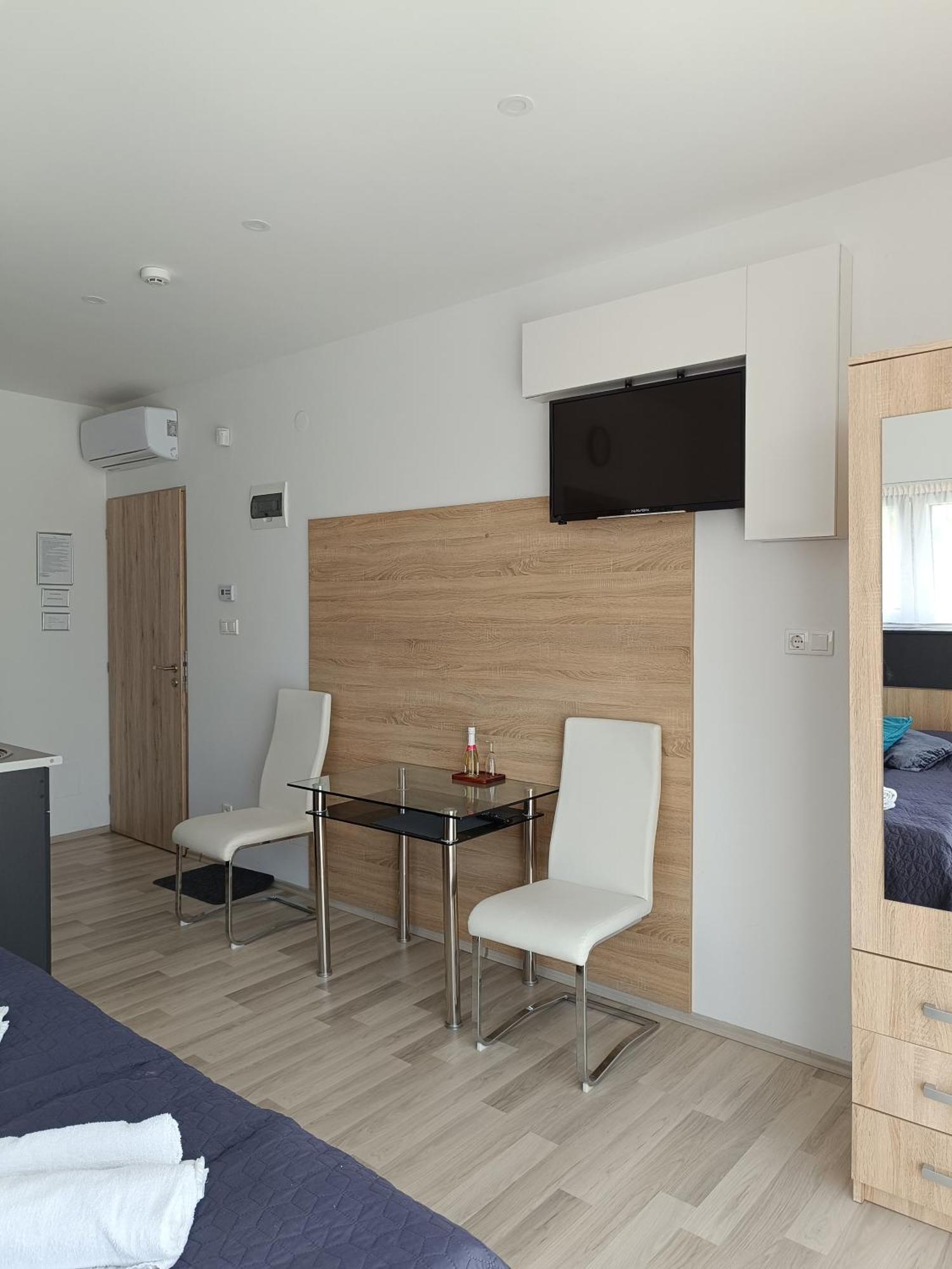 Ujhely Apartmanhaz Siófok Zewnętrze zdjęcie