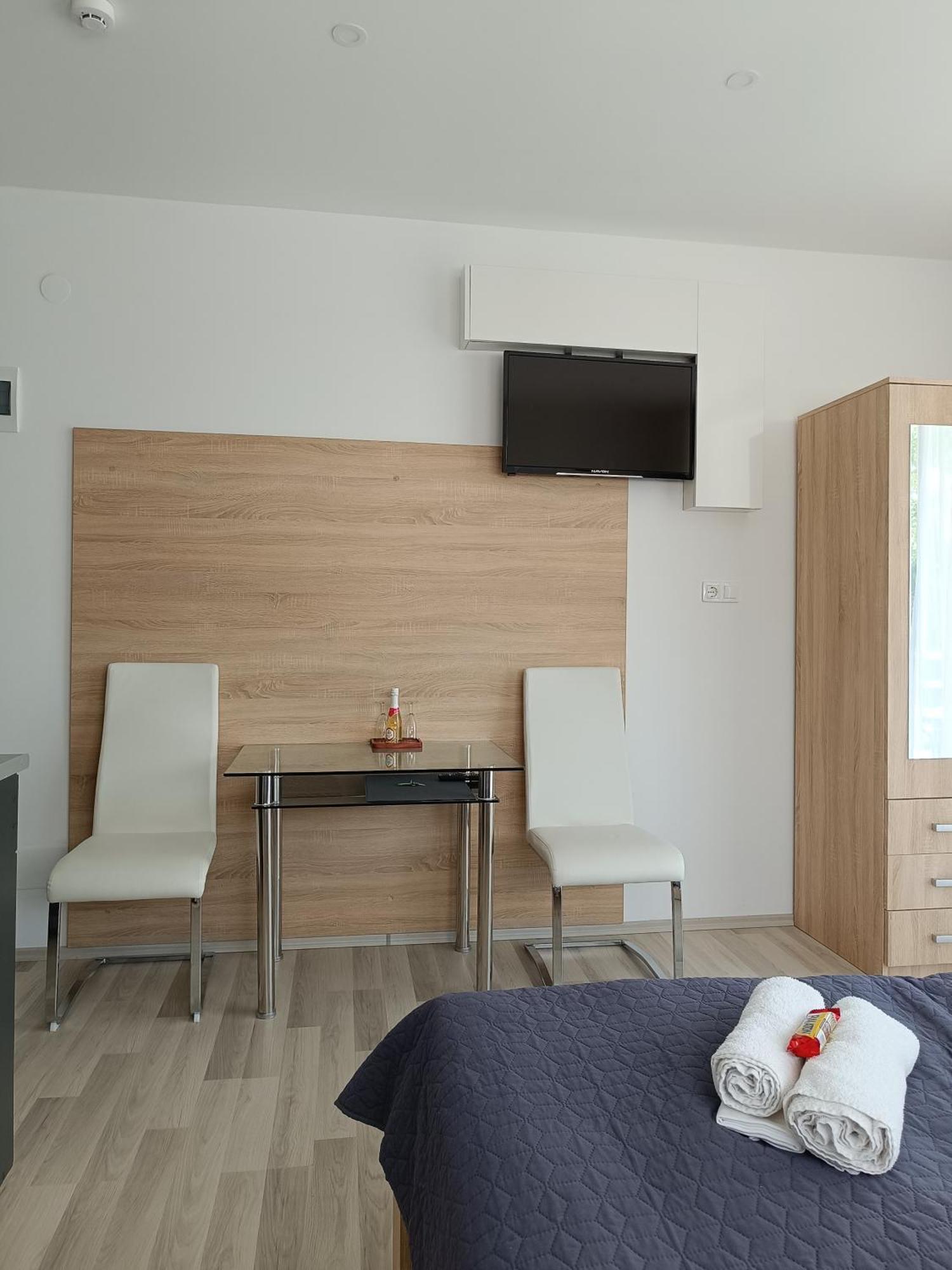 Ujhely Apartmanhaz Siófok Zewnętrze zdjęcie