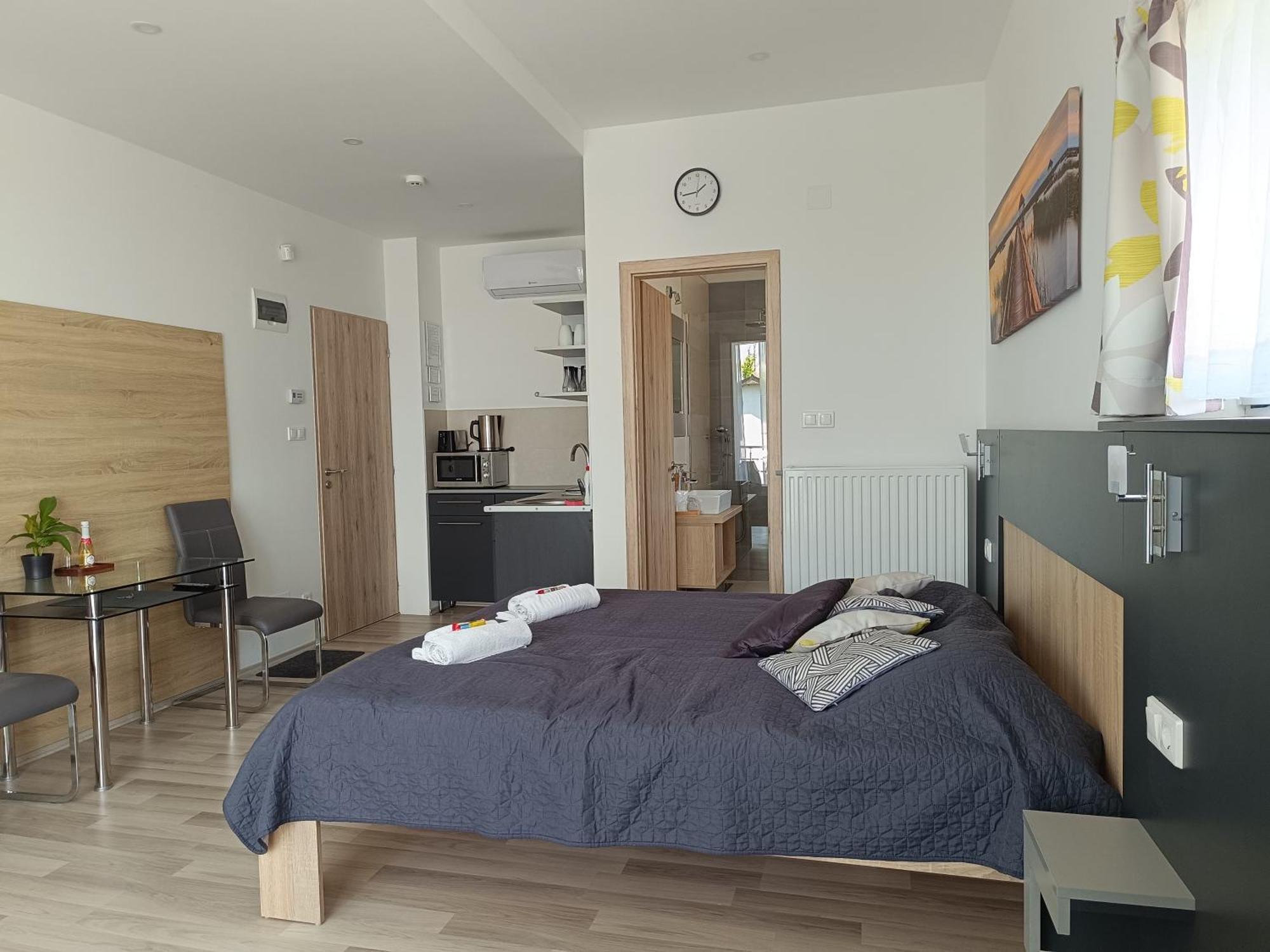 Ujhely Apartmanhaz Siófok Zewnętrze zdjęcie