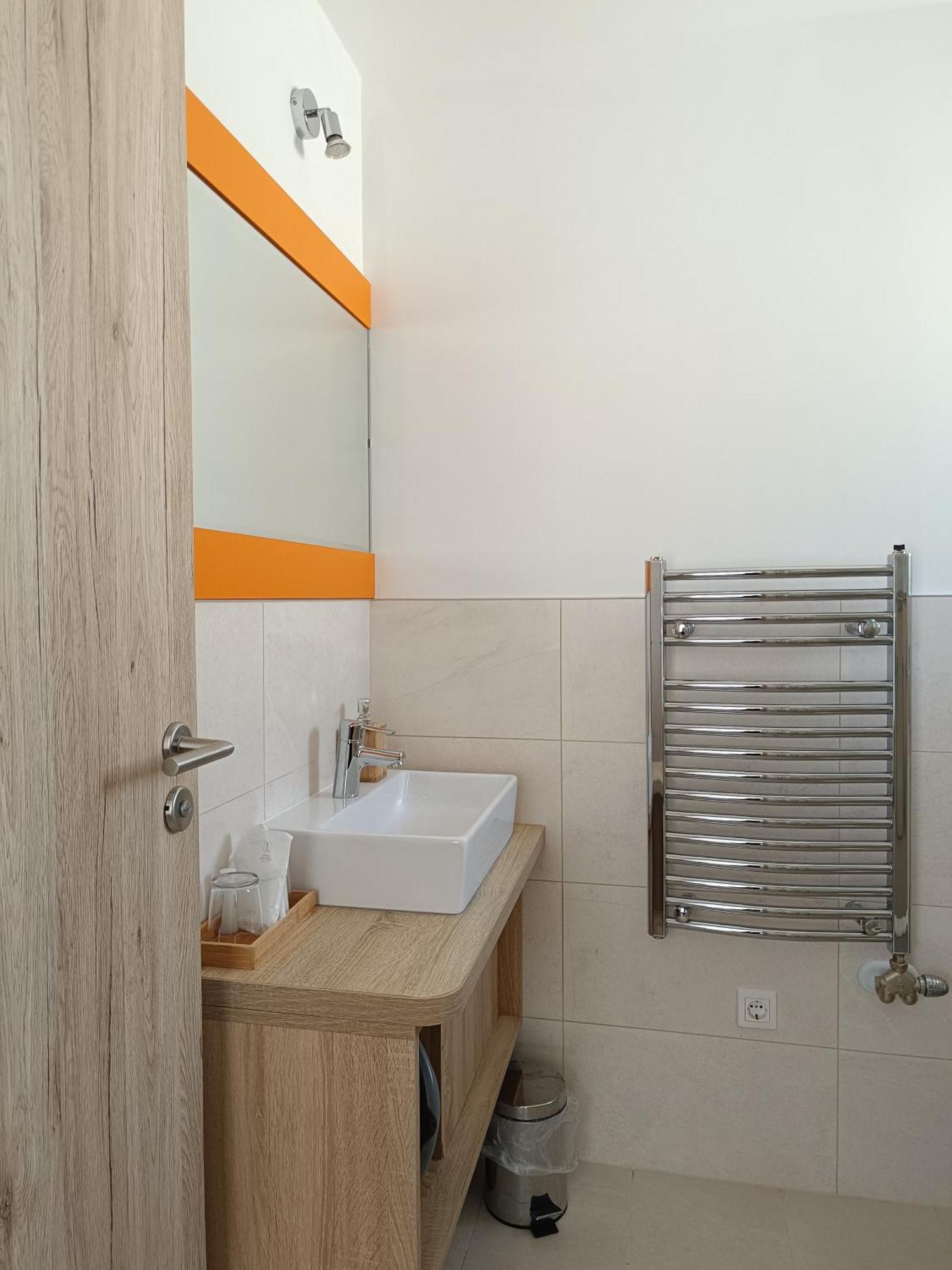 Ujhely Apartmanhaz Siófok Zewnętrze zdjęcie