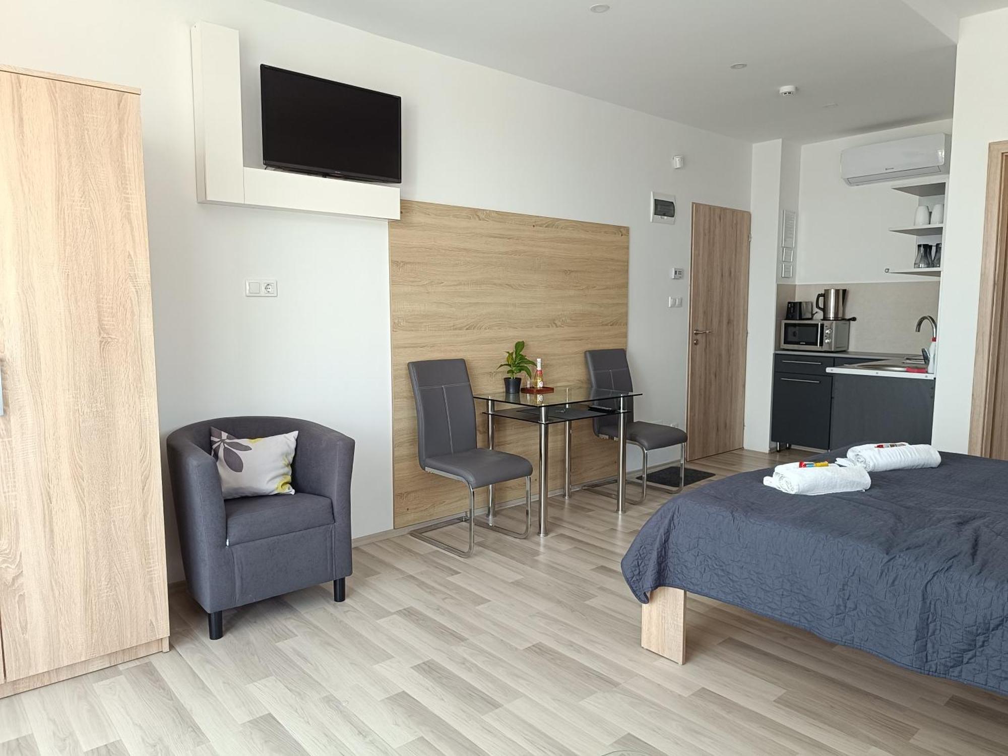 Ujhely Apartmanhaz Siófok Zewnętrze zdjęcie