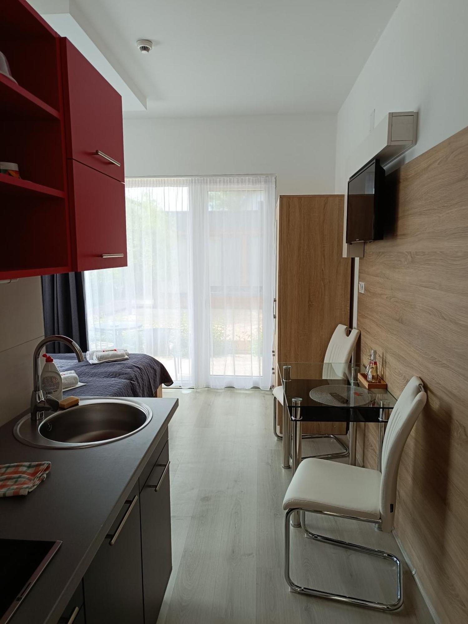 Ujhely Apartmanhaz Siófok Zewnętrze zdjęcie