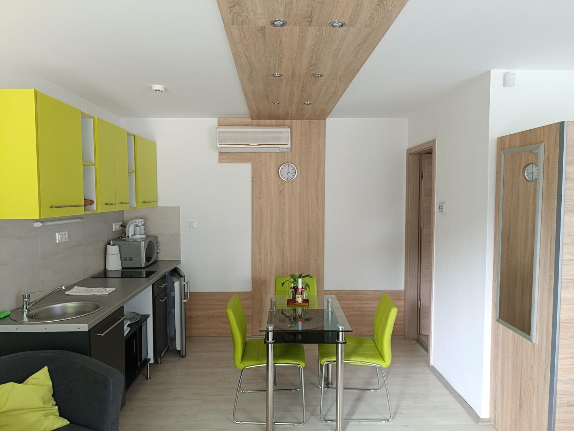 Ujhely Apartmanhaz Siófok Zewnętrze zdjęcie