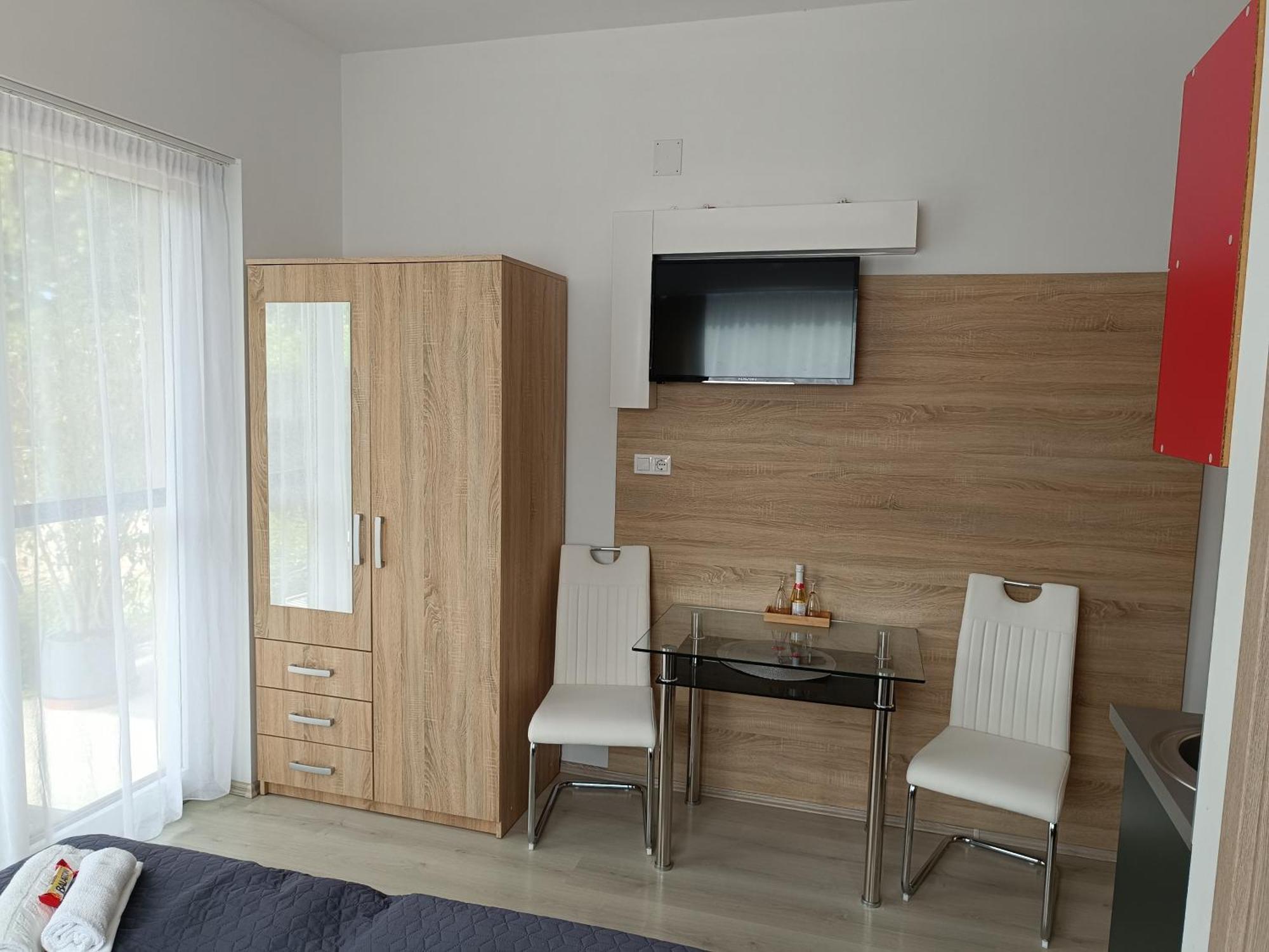 Ujhely Apartmanhaz Siófok Zewnętrze zdjęcie