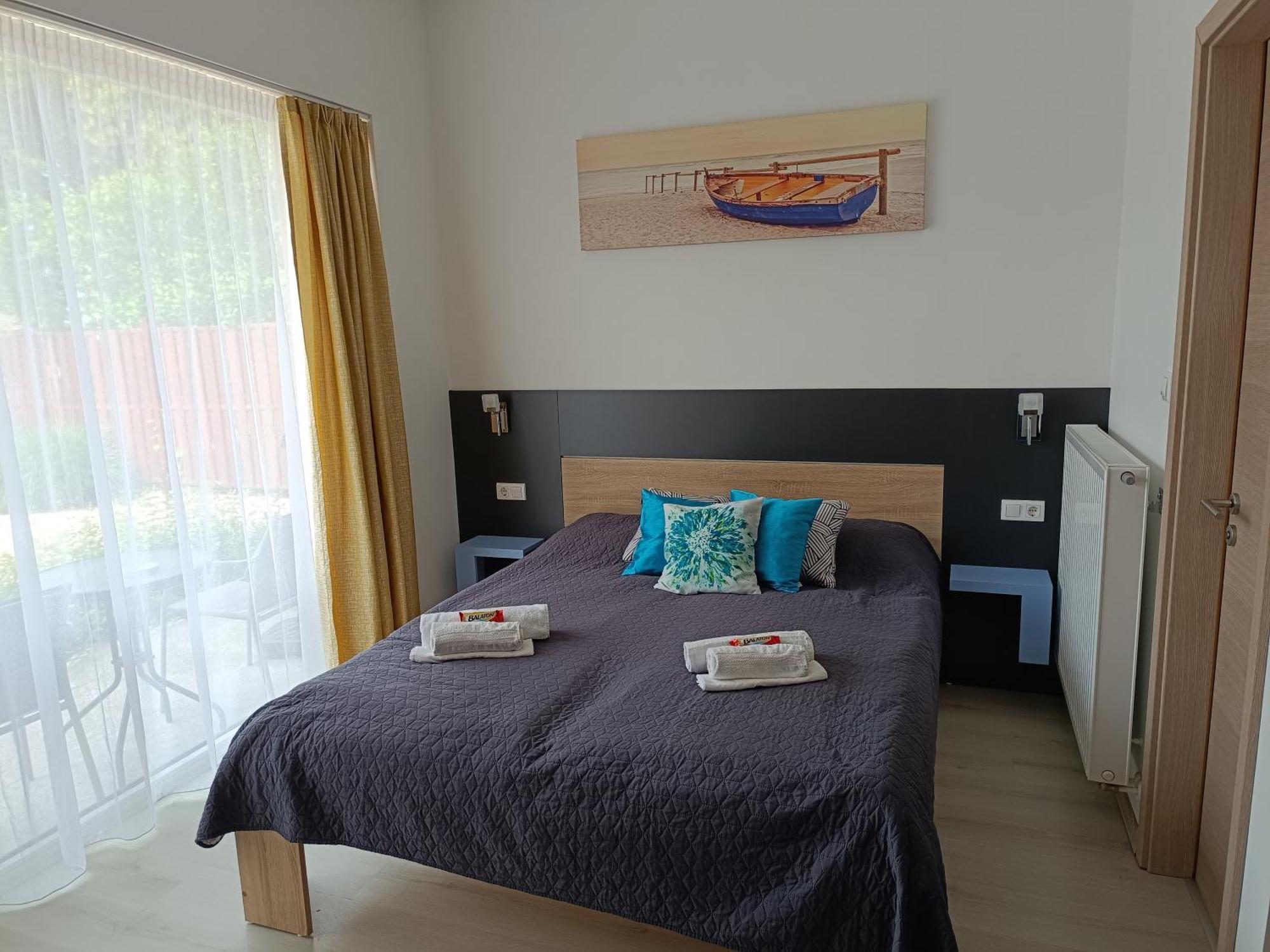 Ujhely Apartmanhaz Siófok Zewnętrze zdjęcie