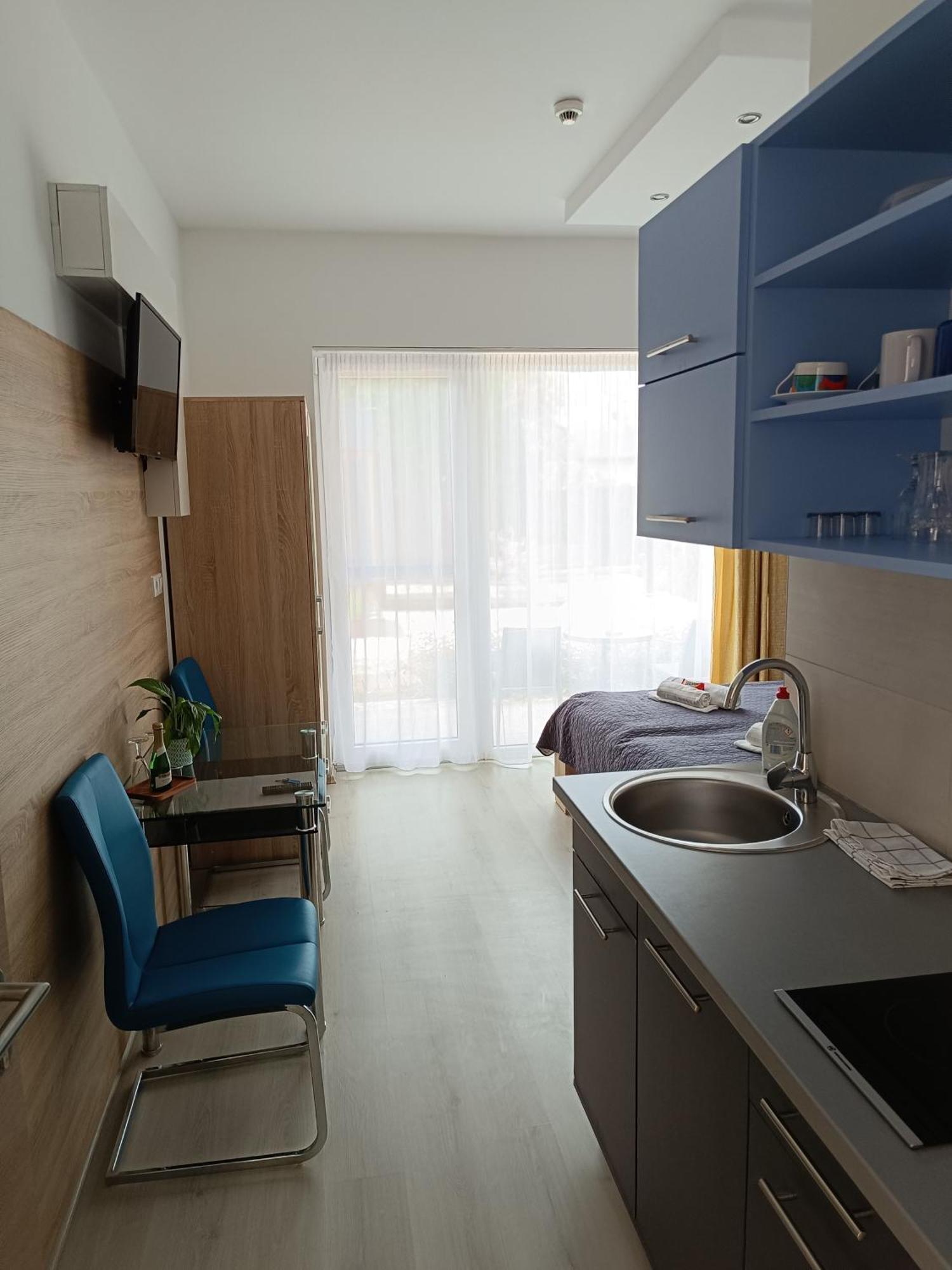 Ujhely Apartmanhaz Siófok Zewnętrze zdjęcie