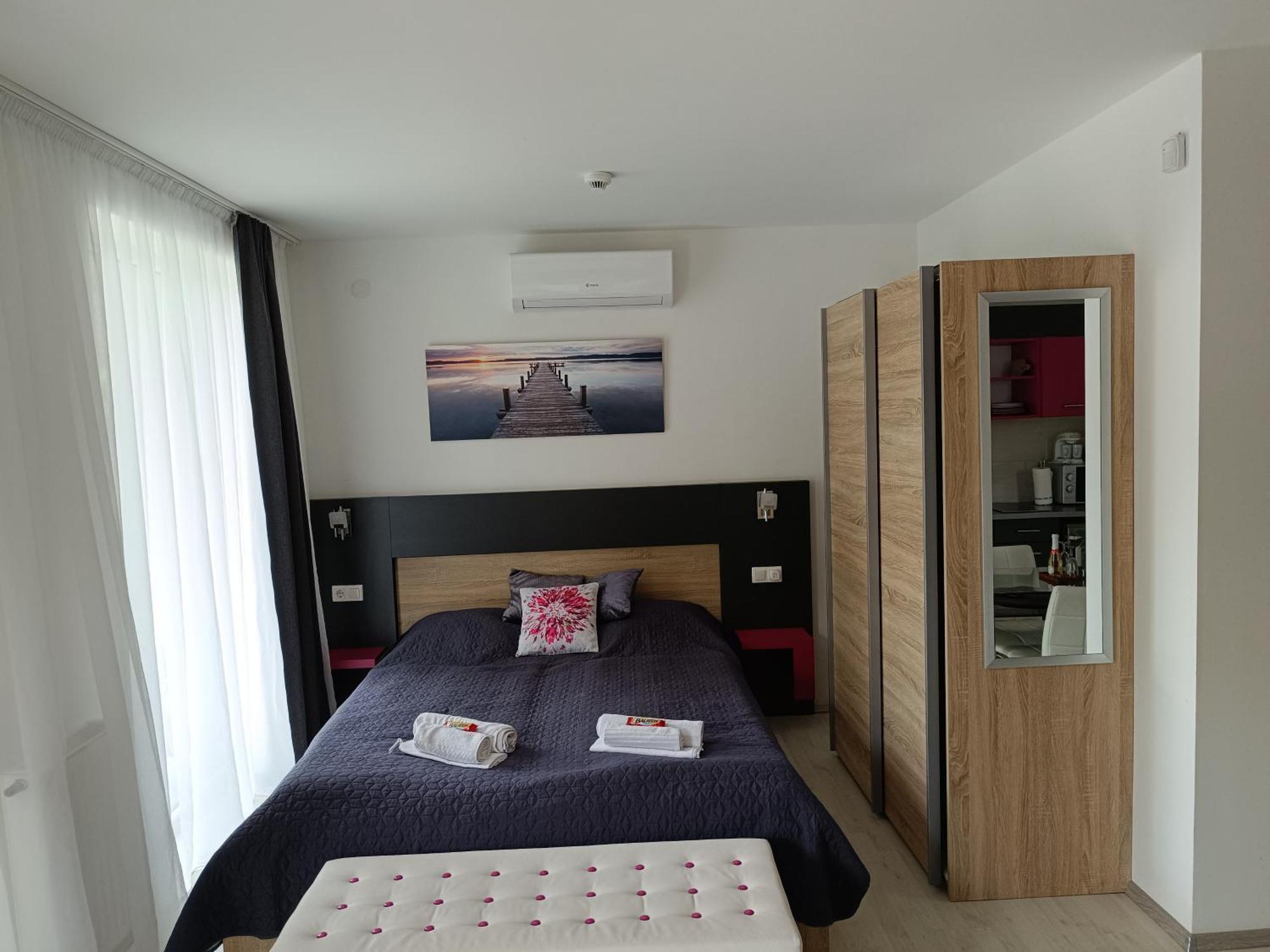 Ujhely Apartmanhaz Siófok Zewnętrze zdjęcie
