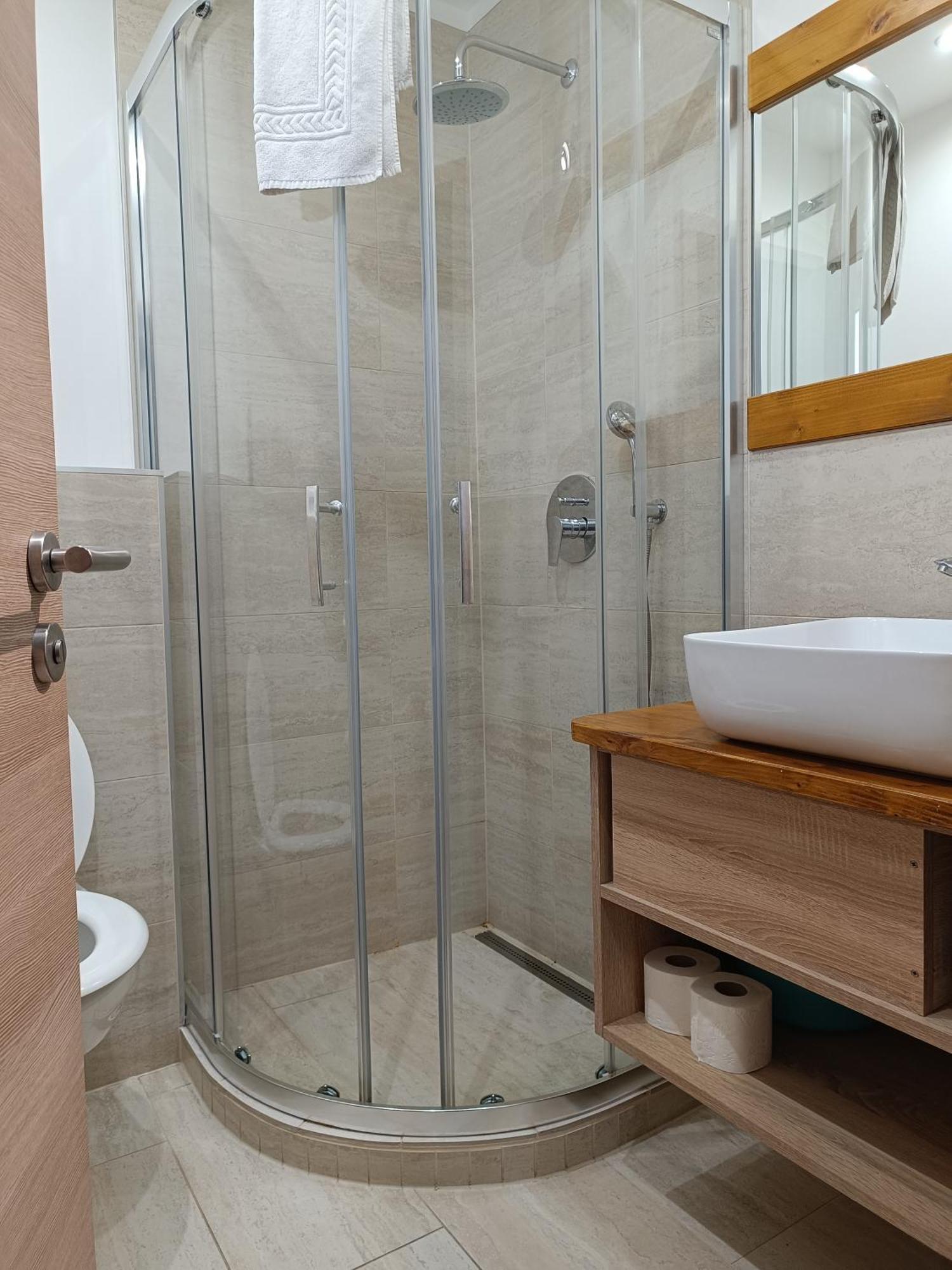 Ujhely Apartmanhaz Siófok Zewnętrze zdjęcie