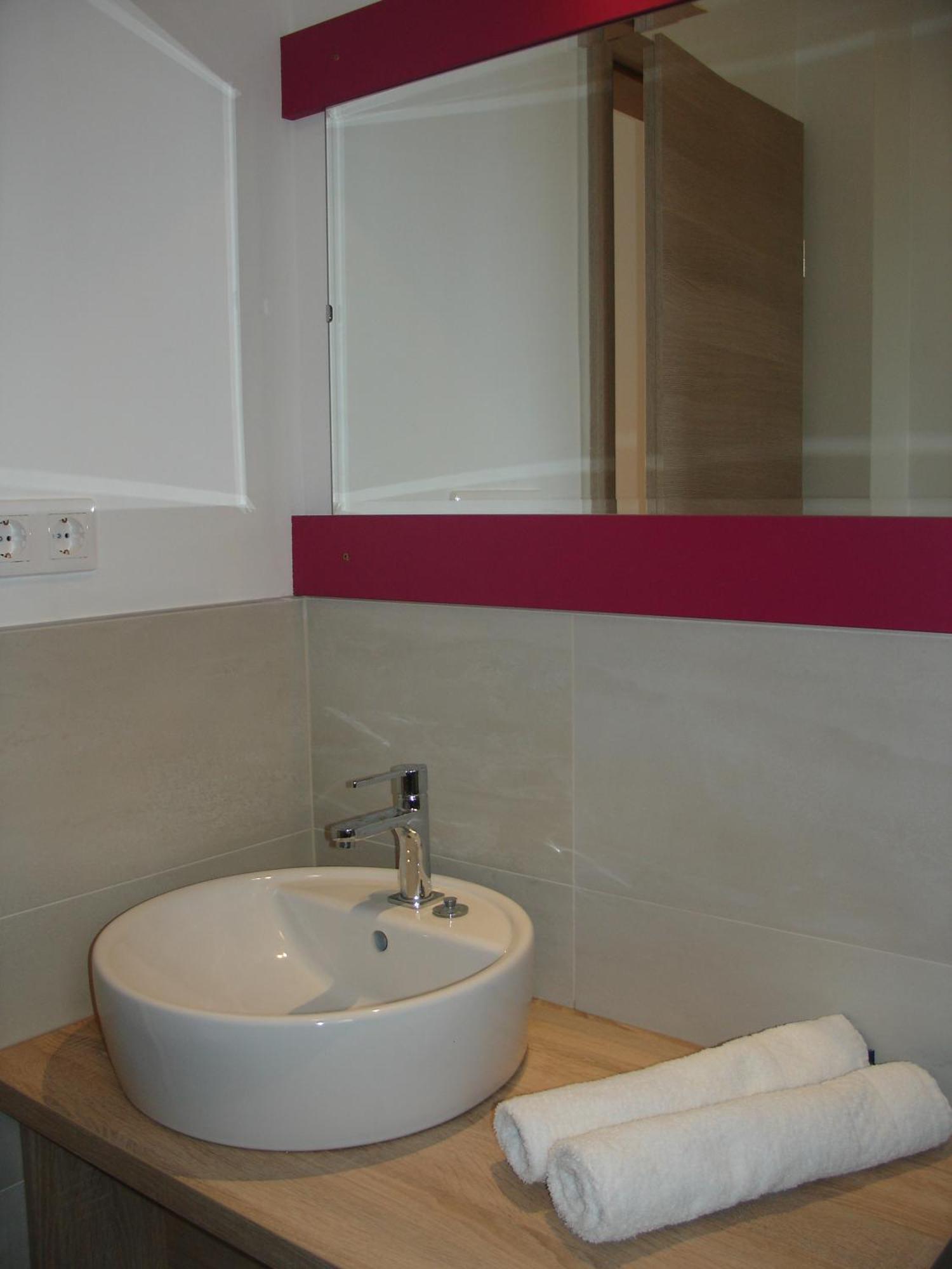 Ujhely Apartmanhaz Siófok Zewnętrze zdjęcie